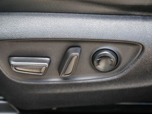 Used 2022 Toyota Highlander XSE FWD image 24