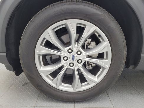 Used 2020 Ford Explorer XLT w/ Equipment Group 202A RWD image 31