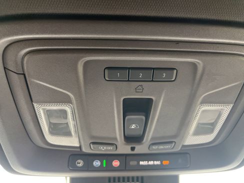 Used 2022 Chevrolet Silverado 1500 LTZ image 11