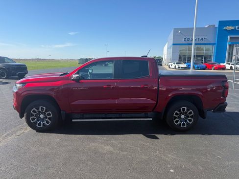 Used 2024 Chevrolet Colorado LT w/ LT Convenience Package III RWD image 2