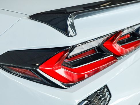 Used 2024 Chevrolet Corvette Stingray Preferred Cpe w/ 2LT image 21