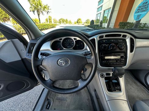 Used 2005 Toyota Highlander 2WD V6 image 13