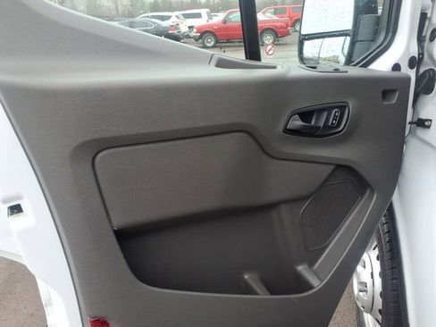 Used 2024 Ford Transit 250 Low Roof AWD w/ Exterior Upgrade Package image 11