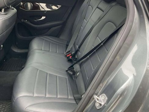 Used 2019 Mercedes-Benz GLC 300 4MATIC image 3