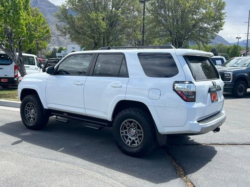 Used 2019 Toyota 4Runner TRD Off-Road Premium AWD/4WD image 10