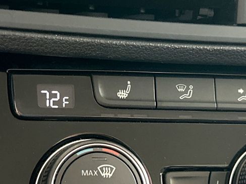 Used 2024 Volkswagen Jetta SE FWD image 27