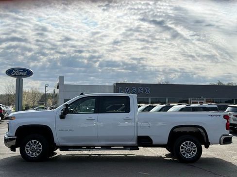 Used 2025 Chevrolet Silverado 2500 LT w/ Convenience Package image 41