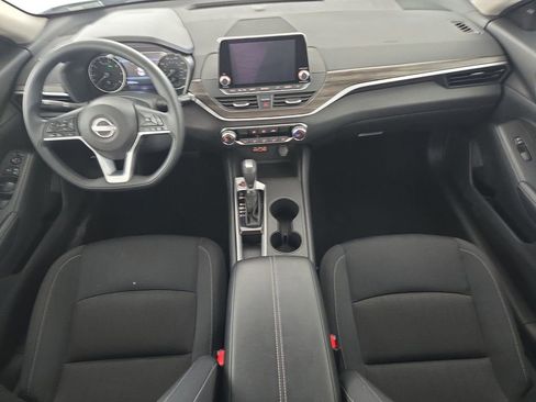 Used 2025 Nissan Altima 2.5 SV image 25