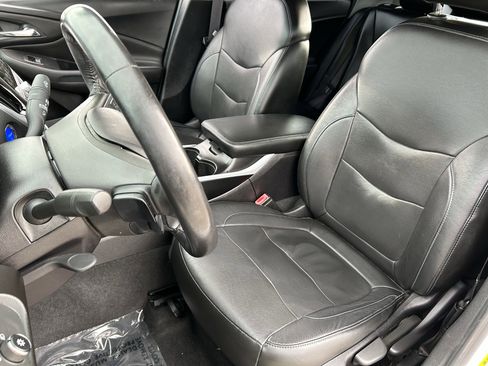 Used 2017 Chevrolet Volt LT w/ Comfort Package image 19