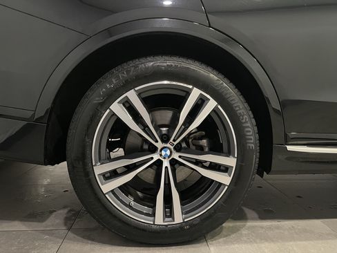 Used 2025 BMW X7 xDrive40i w/ Executive Package AWD/4WD image 9
