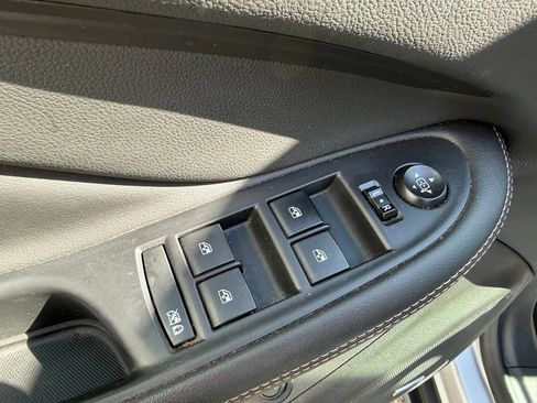 Used 2018 Buick Envision Premium AWD/4WD image 19