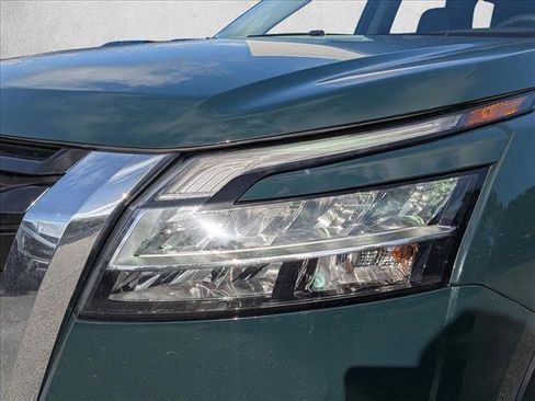 Used 2024 Nissan Pathfinder SL w/ SL Premium Package FWD image 2
