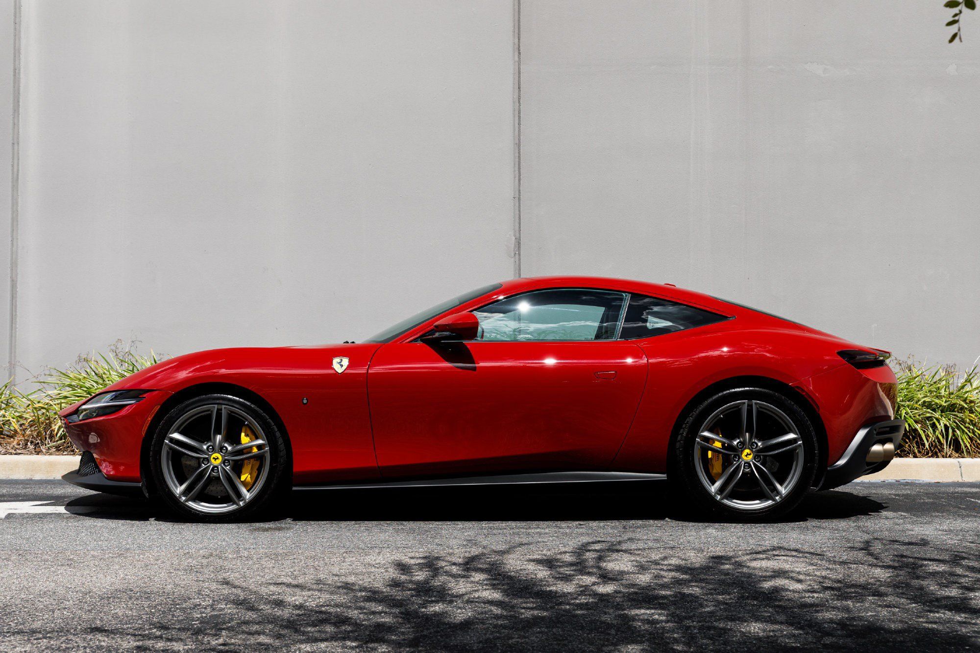 Used 2023 Ferrari Roma RWD image 4