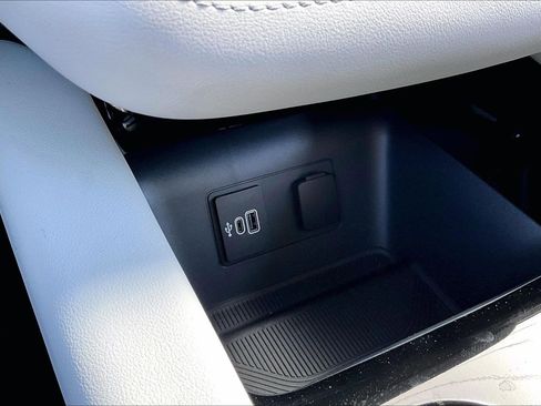 Used 2026 Ford Explorer Platinum w/ LUX Leather Package image 34