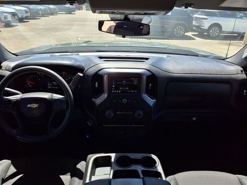 Used 2024 Chevrolet Silverado 1500 Custom image 4