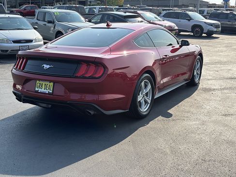 Certified 2022 Ford Mustang Coupe RWD image 5