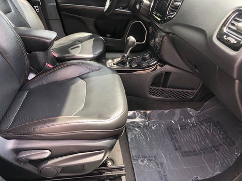 Used 2018 Jeep Compass Limited AWD/4WD image 24