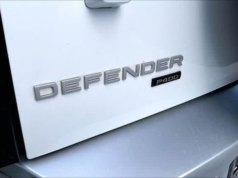 Used 2023 Land Rover Defender 110 SE AWD/4WD image 24