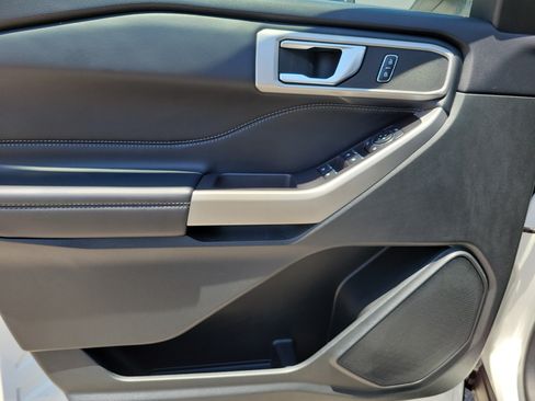 Used 2023 Ford Explorer XLT w/ Equipment Group 202A RWD image 28