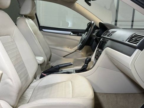 Used 2015 Volkswagen Passat 1.8T SE FWD image 6