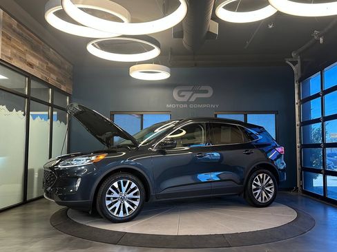 Used 2022 Ford Escape Titanium w/ Class II Trailer Tow Package AWD/4WD image 27