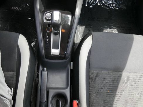 Used 2021 Nissan Versa SV FWD image 22