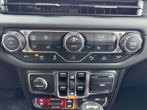 New 2026 Jeep Wrangler Unlimited Rubicon 392 image 13