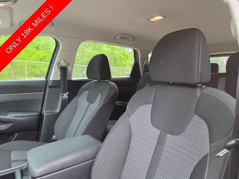 Used 2025 Kia Sorento LX FWD image 26