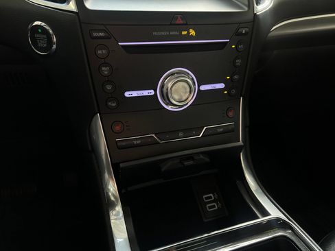 Used 2019 Ford Edge Titanium w/ Cold Weather Package AWD/4WD image 14