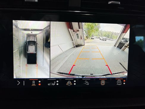 Used 2024 GMC Sierra 3500 AT4 w/ AT4 Premium Plus Package AWD/4WD image 24