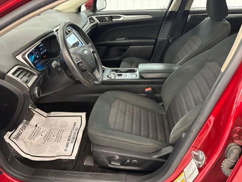 Used 2020 Ford Fusion SE FWD image 18