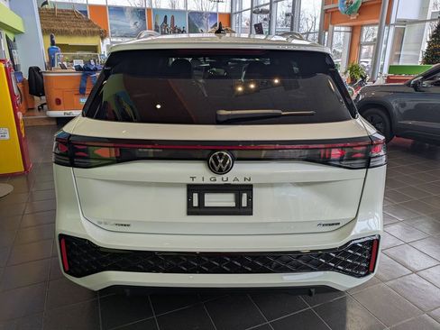 New 2026 Volkswagen Tiguan SEL R-Line image 5