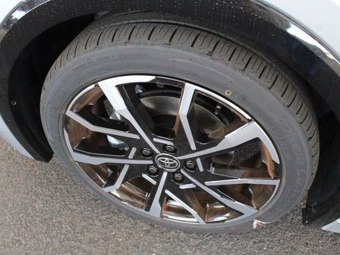 New 2026 Toyota Prius Plug-In Hybrid FWD image 59