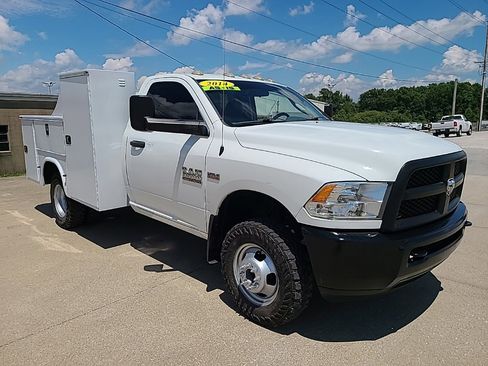 Used 2014 RAM 3500 Tradesman image 3