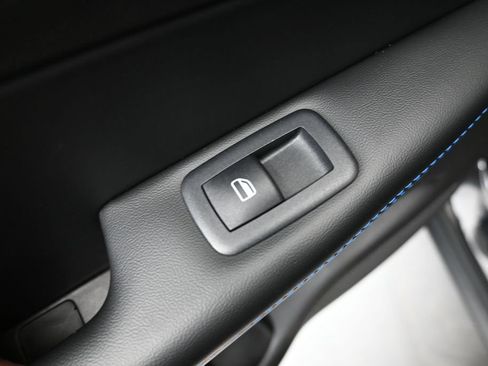 Used 2019 Jeep Grand Cherokee Laredo AWD/4WD image 10