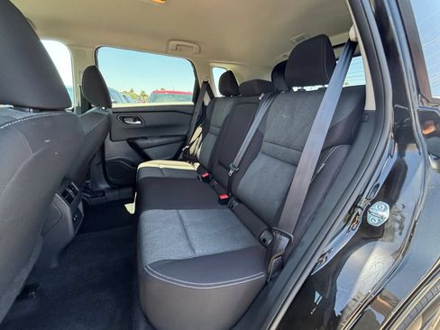 Used 2025 Nissan Rogue SV FWD image 34