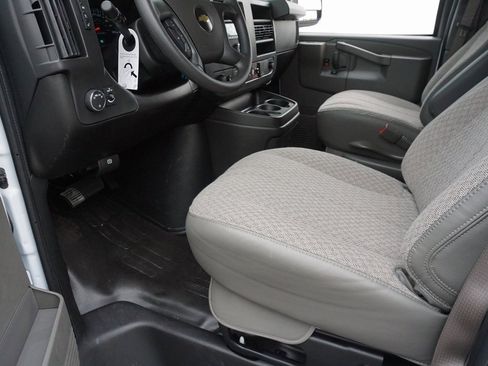 Certified 2025 Chevrolet Express 3500 w/ Driver Convenience Package image 19