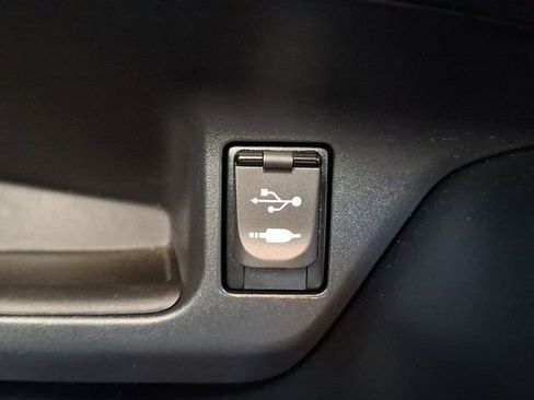 Used 2018 Toyota C-HR XLE image 23