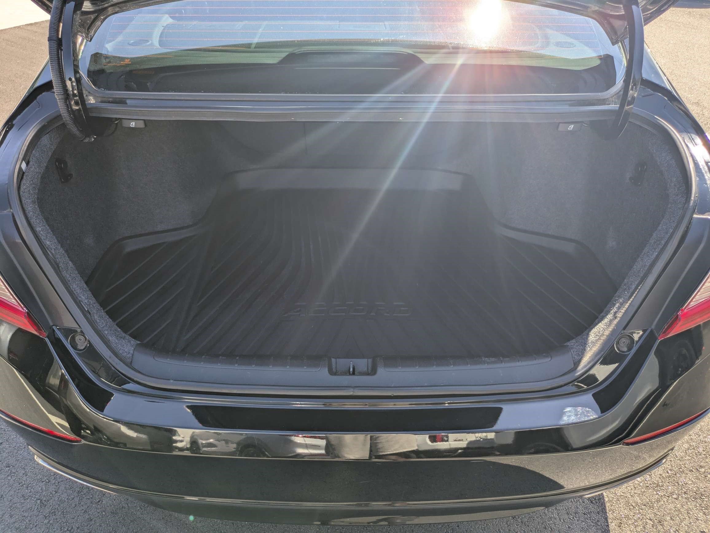 Certified 2022 Honda Accord Sport image 18