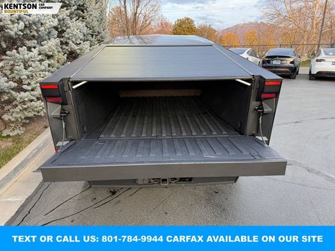 Used 2024 Tesla Cybertruck AWD Crew Cab image 35