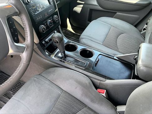 Used 2016 Chevrolet Traverse LT w/ Style and Technology Package FWD image 22