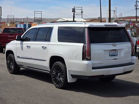 Used 2017 Cadillac Escalade ESV Premium Luxury AWD/4WD image 3