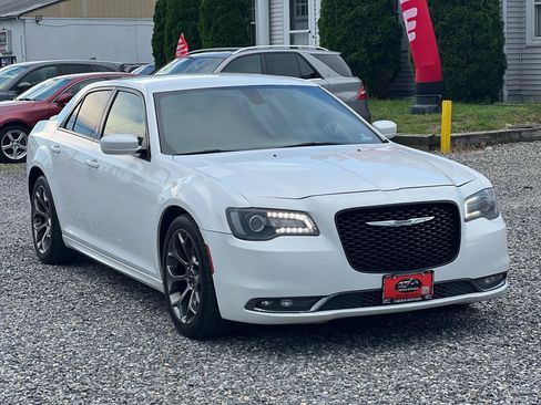 Used 2016 Chrysler 300 S RWD image 1