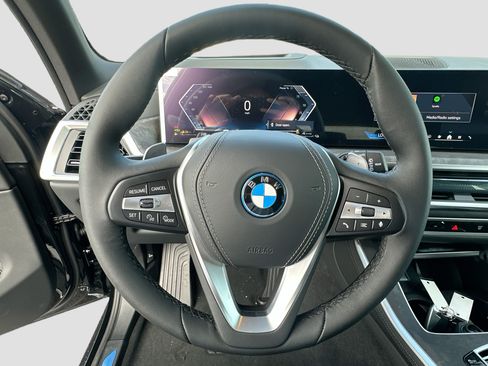 New 2026 BMW X5 xDrive50e w/ Premium Package AWD/4WD image 8