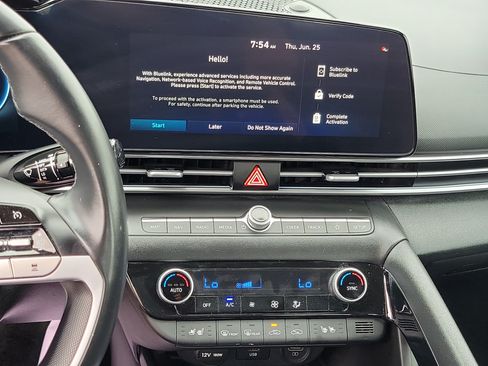 Certified 2023 Hyundai Elantra Limited FWD image 14