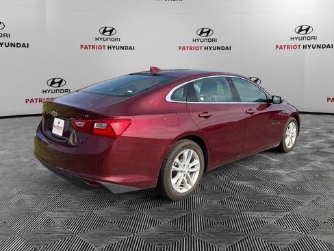 Used 2016 Chevrolet Malibu LT FWD image 3