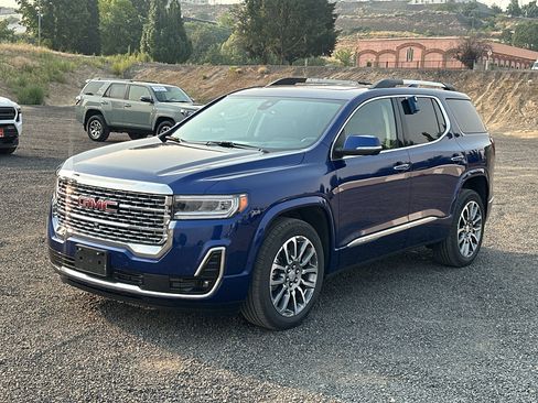 Used 2023 GMC Acadia Denali w/ Denali Ultimate Package AWD/4WD image 7