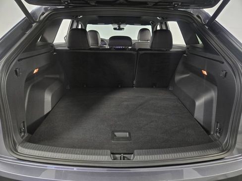 Used 2022 Volkswagen Atlas Cross Sport SE FWD image 25