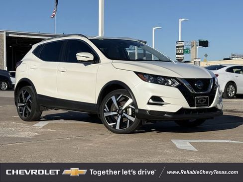 Used 2022 Nissan Rogue Sport SL image 2
