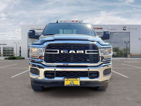 Used 2024 RAM 2500 Tradesman w/ Chrome Appearance Group AWD/4WD image 8